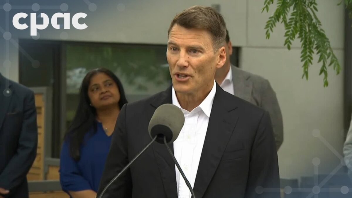 Minister Gregor Robertson highlights new housing complex – July 9, 2026